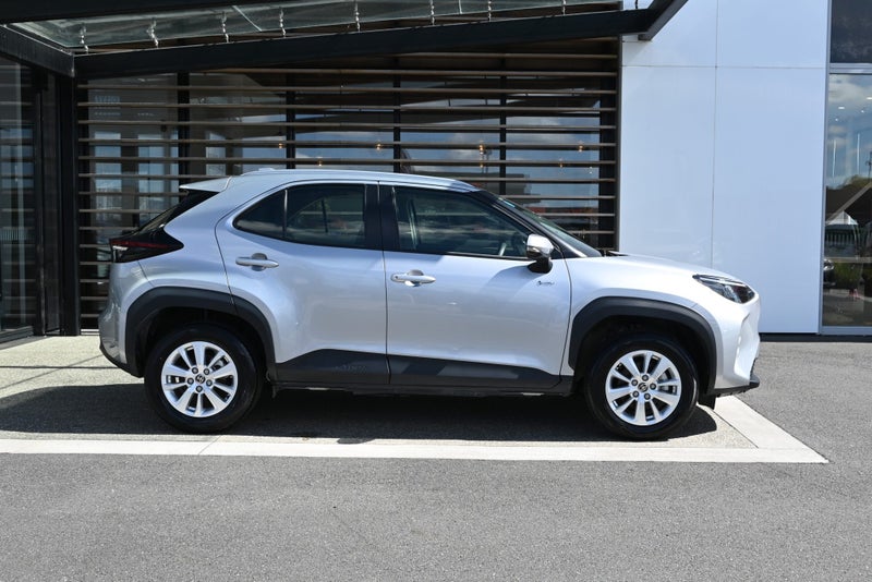 2024 Toyota Yaris Cross Cross GX 1.5 Petrol Hyb... image 5
