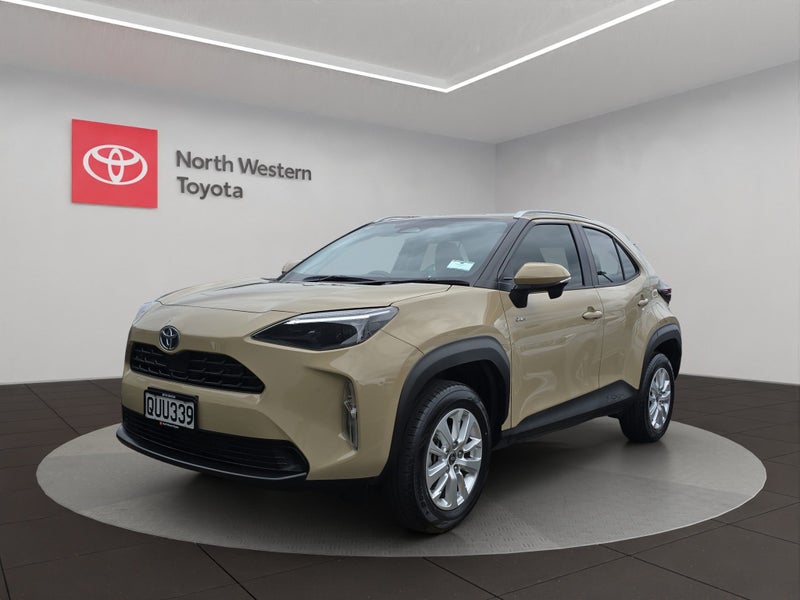 2024 Toyota Yaris Cross Cross GX 1.5L Hybrid FW... image 3