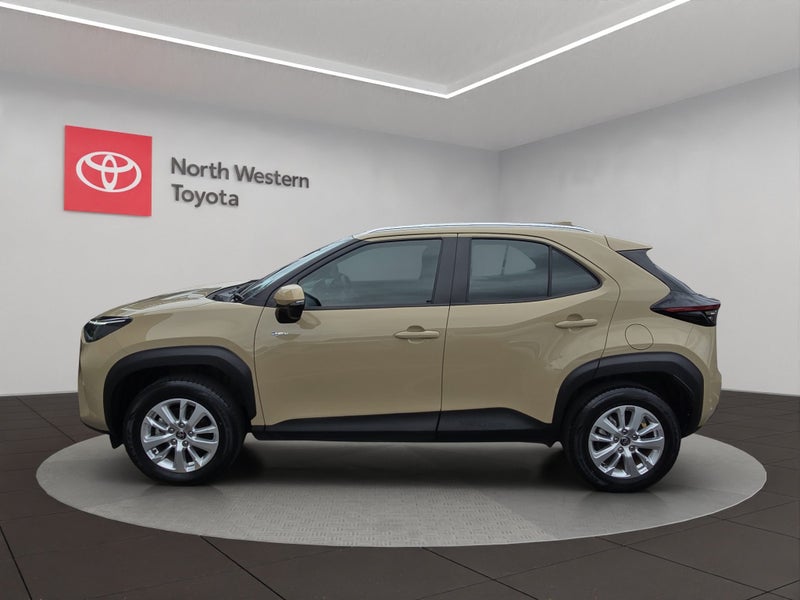 2024 Toyota Yaris Cross Cross GX 1.5L Hybrid FW... image 4