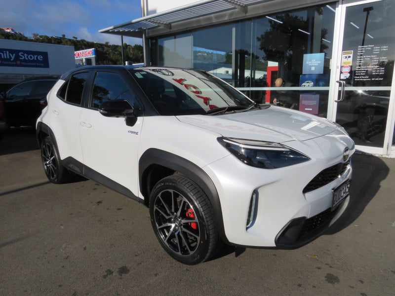 2024 Toyota Yaris Cross GR Sport 1.5P HEV ECVT... image 2