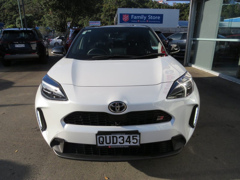 2024 Toyota Yaris Cross GR Sport 1.5P HEV ECVT... image 3
