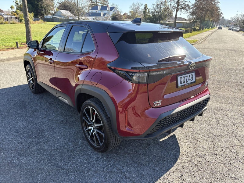 2024 Toyota Yaris Cross GR Sport 1.5P HEV ECVT... image 2