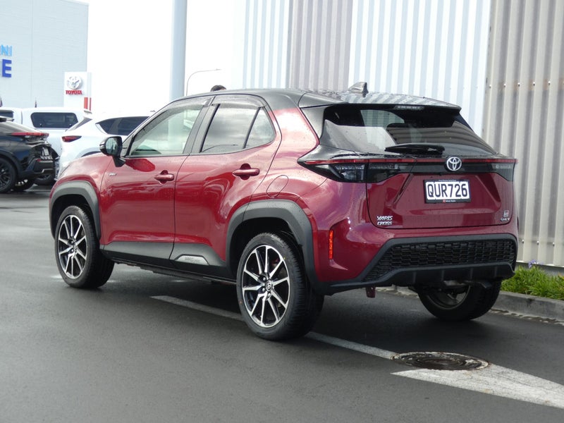 2024 Toyota Yaris Cross GR Sport image 2