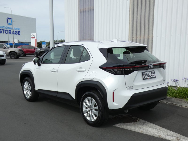 2024 Toyota Yaris Cross GX image 2