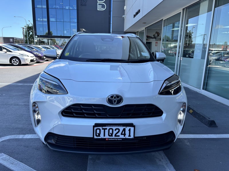 2024 Toyota Yaris Cross GX 1. HYBRID ECONOMICAL... image 4