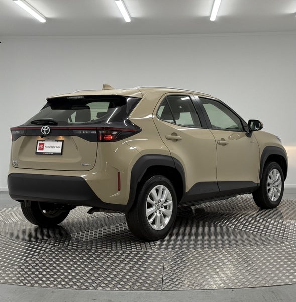 2024 Toyota Yaris Cross GX 1.5 Hybrid image 3