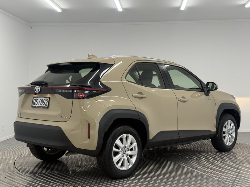 2024 Toyota Yaris Cross GX 1.5 Hybrid image 3