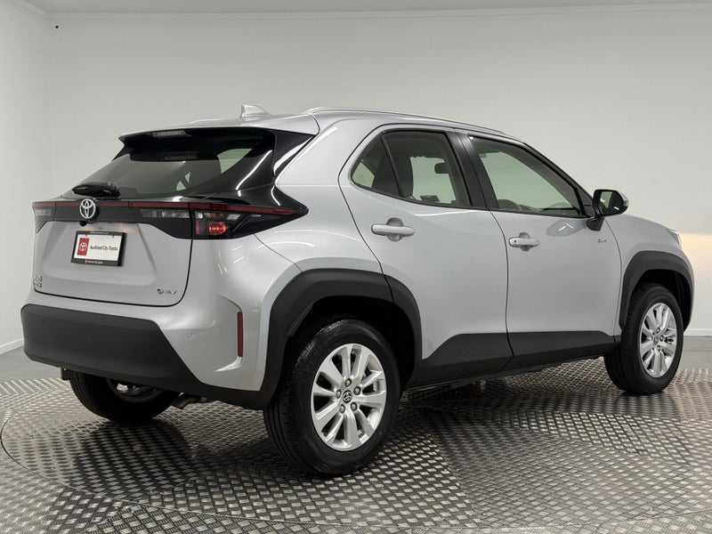 2024 Toyota Yaris Cross GX 1.5 Hybrid image 3