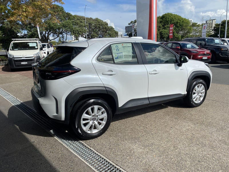 2024 Toyota Yaris Cross GX 1.5 Hybrid image 2