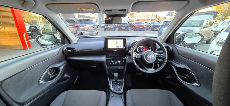 2024 Toyota Yaris Cross GX 1.5 HYBRID CROSSOVER image 2