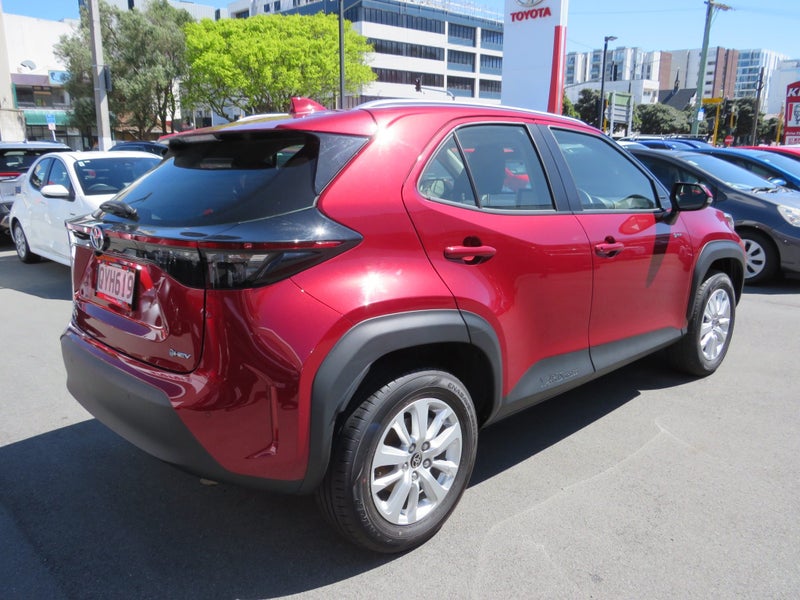 2024 Toyota Yaris Cross GX 1.5 Hybrid ECVT FWD... image 4