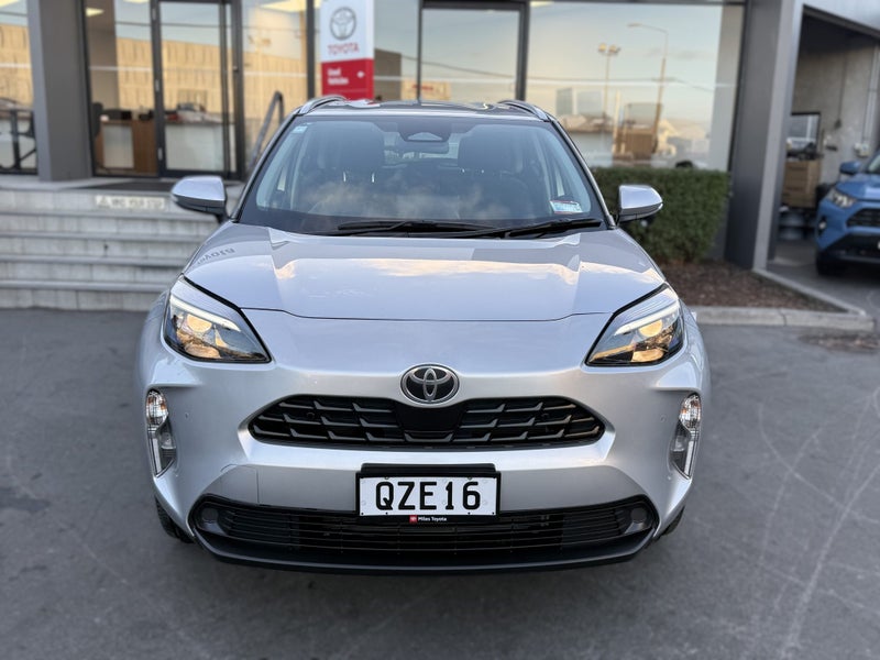 2024 Toyota Yaris Cross GX 1.5 Hybrid FWD SUV image 2