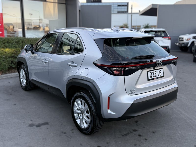 2024 Toyota Yaris Cross GX 1.5 Hybrid FWD SUV image 5