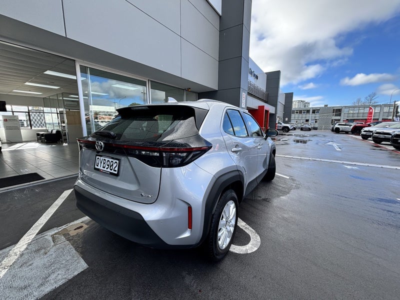 2024 Toyota Yaris Cross GX 1.5 HYBRID POPULAR C... image 3