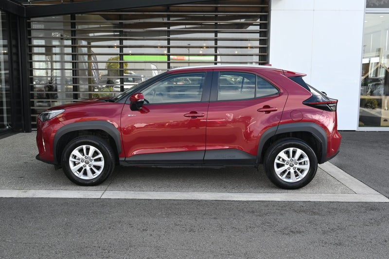 2024 Toyota Yaris Cross GX 1.5 Petrol Hybrid FW... image 3