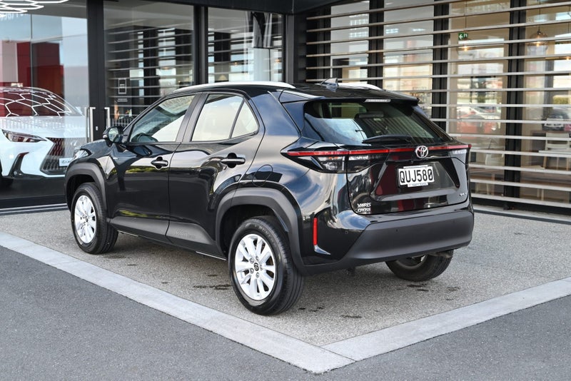 2024 Toyota Yaris Cross GX 1.5 Petrol Hybrid FW... image 2