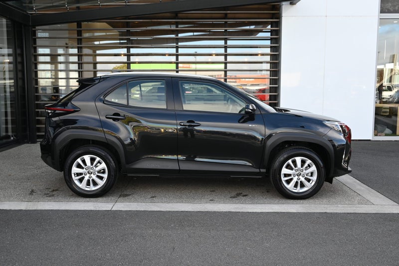 2024 Toyota Yaris Cross GX 1.5 Petrol Hybrid FW... image 5