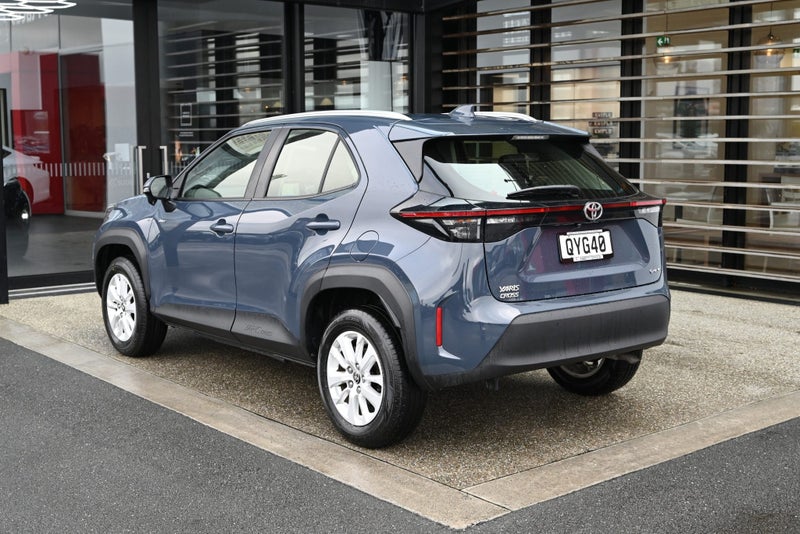 2024 Toyota Yaris Cross GX 1.5 Petrol Hybrid FW... image 2