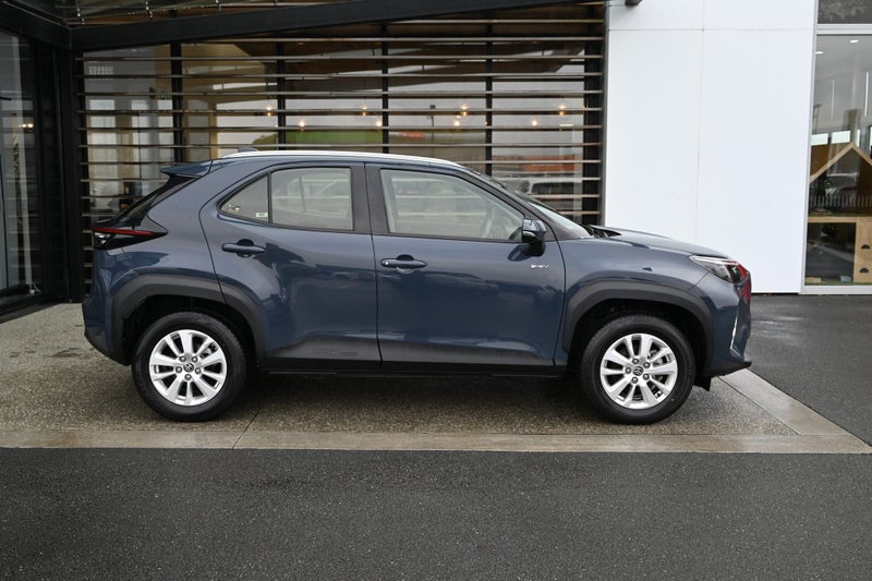2024 Toyota Yaris Cross GX 1.5 Petrol Hybrid FW... image 5