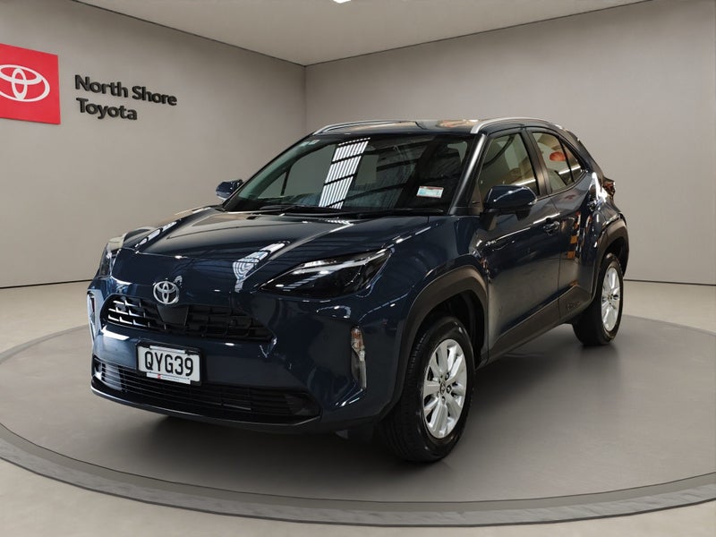 2024 Toyota Yaris Cross GX 1.5L Hybrid FWD SUV image 3