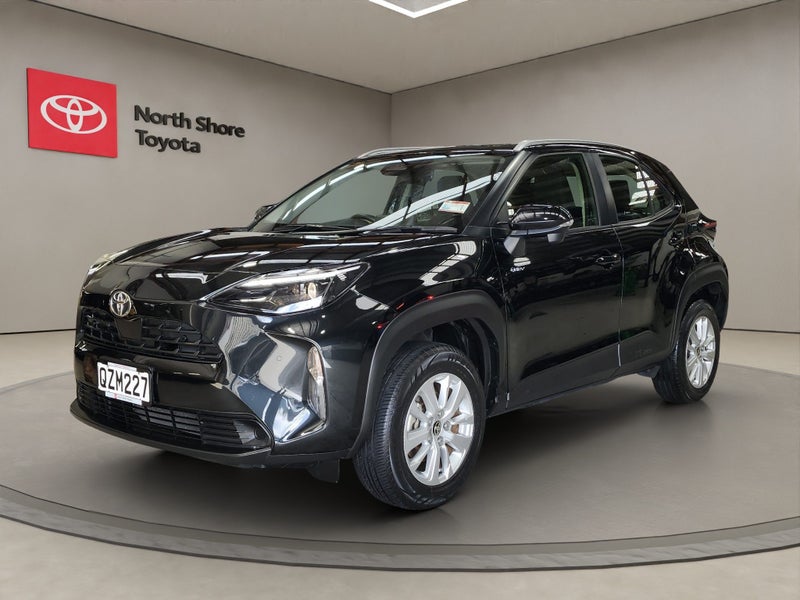 2024 Toyota Yaris Cross GX 1.5L Hybrid FWD SUV image 3