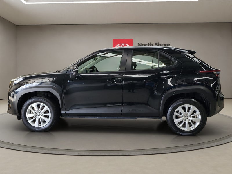 2024 Toyota Yaris Cross GX 1.5L Hybrid FWD SUV image 4
