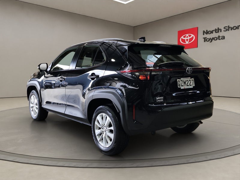 2024 Toyota Yaris Cross GX 1.5L Hybrid FWD SUV image 5