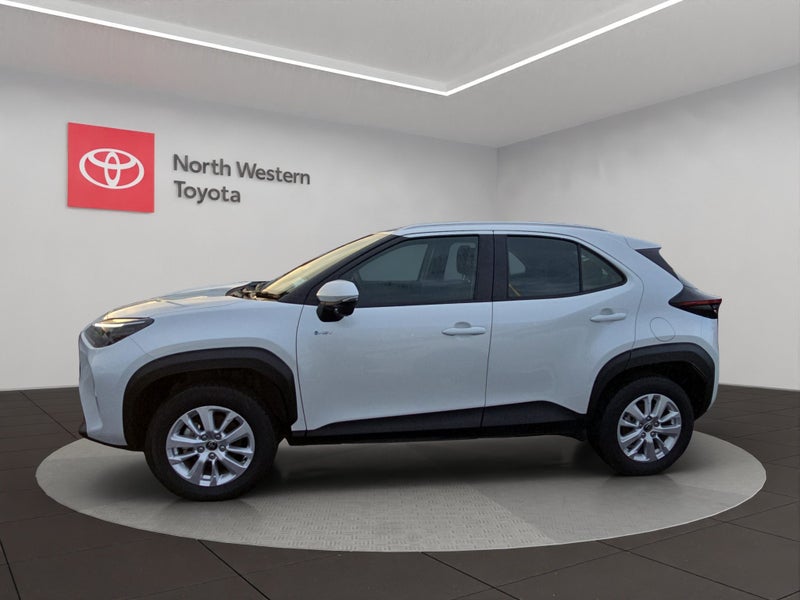 2024 Toyota Yaris Cross GX 1.5L Hybrid FWD SUV image 4