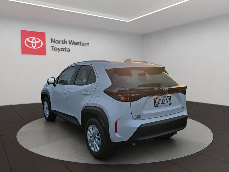2024 Toyota Yaris Cross GX 1.5L Hybrid FWD SUV image 5
