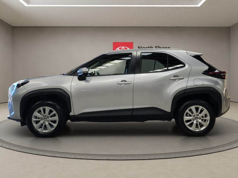 2024 Toyota Yaris Cross GX 1.5L Hybrid FWD SUV image 4