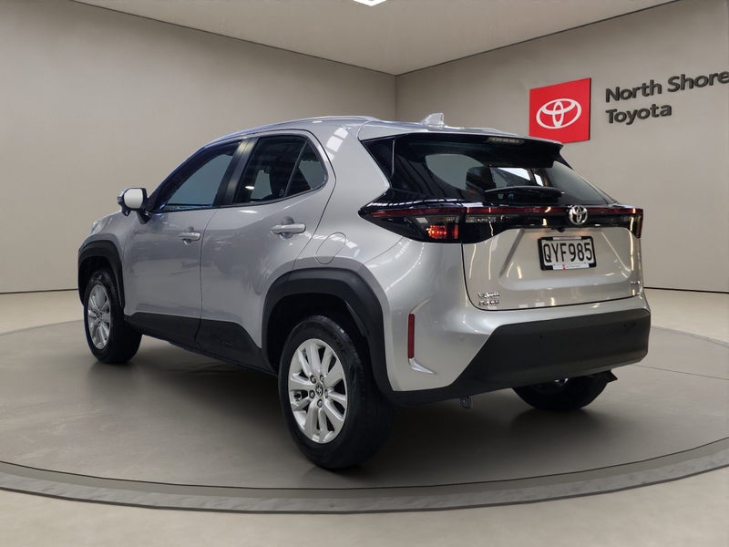 2024 Toyota Yaris Cross GX 1.5L Hybrid FWD SUV image 5