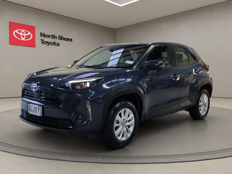 2024 Toyota Yaris Cross GX 1.5L Hybrid FWD SUV image 3