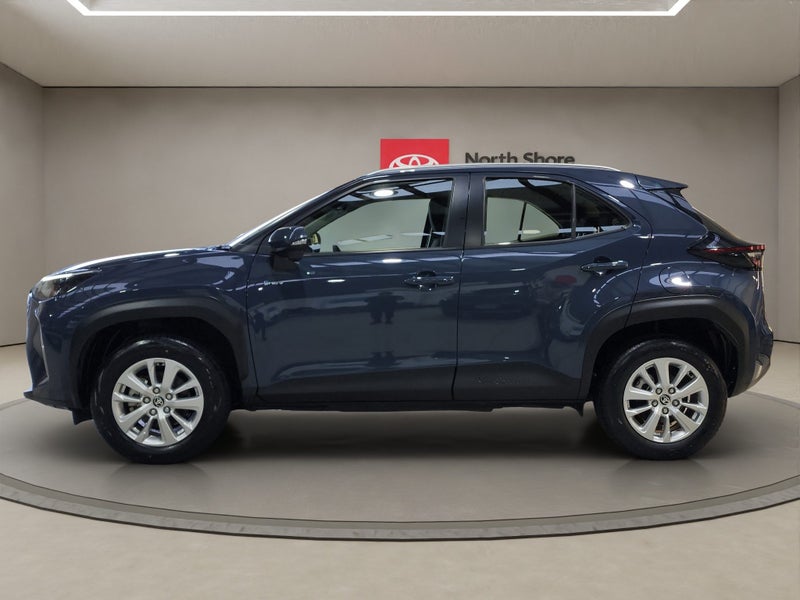 2024 Toyota Yaris Cross GX 1.5L Hybrid FWD SUV image 4