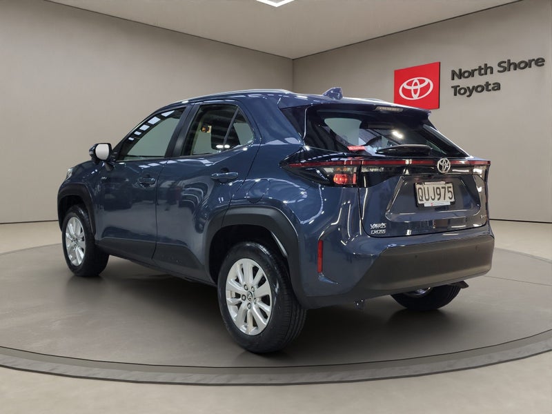 2024 Toyota Yaris Cross GX 1.5L Hybrid FWD SUV image 5