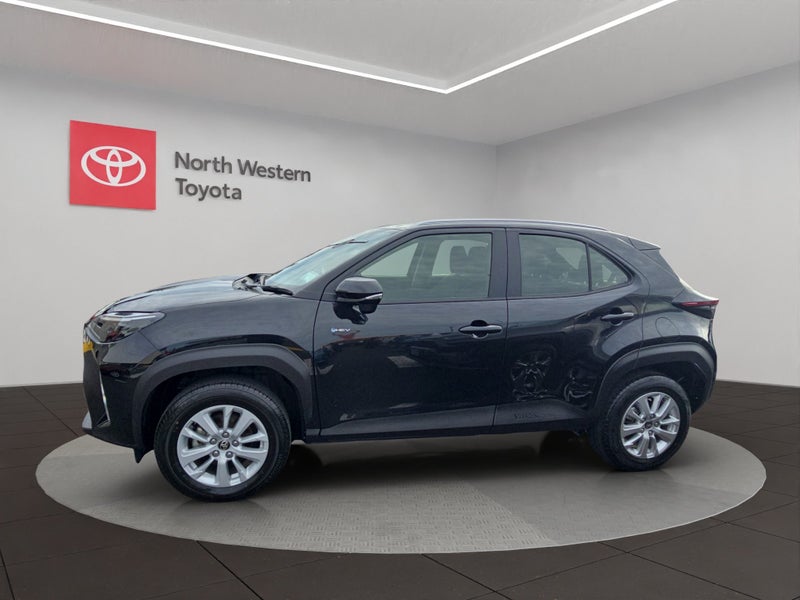 2024 Toyota Yaris Cross GX 1.5L Hybrid FWD SUV image 4
