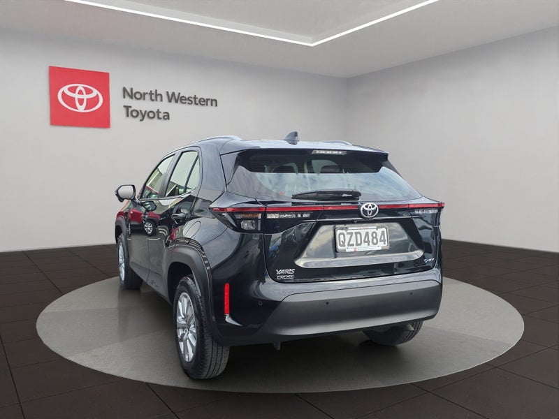 2024 Toyota Yaris Cross GX 1.5L Hybrid FWD SUV image 5