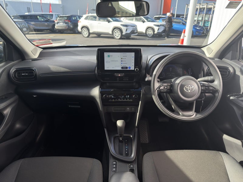 2024 Toyota Yaris Cross GX 1.5P HV ECVT FWD SUV... image 2