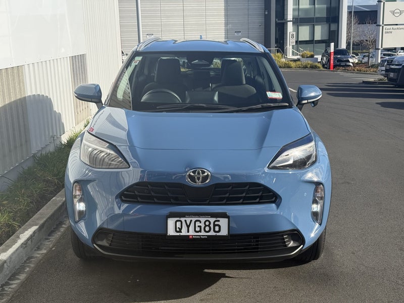 2024 Toyota Yaris Cross GX 1.5P HV ECVT FWD SUV... image 3