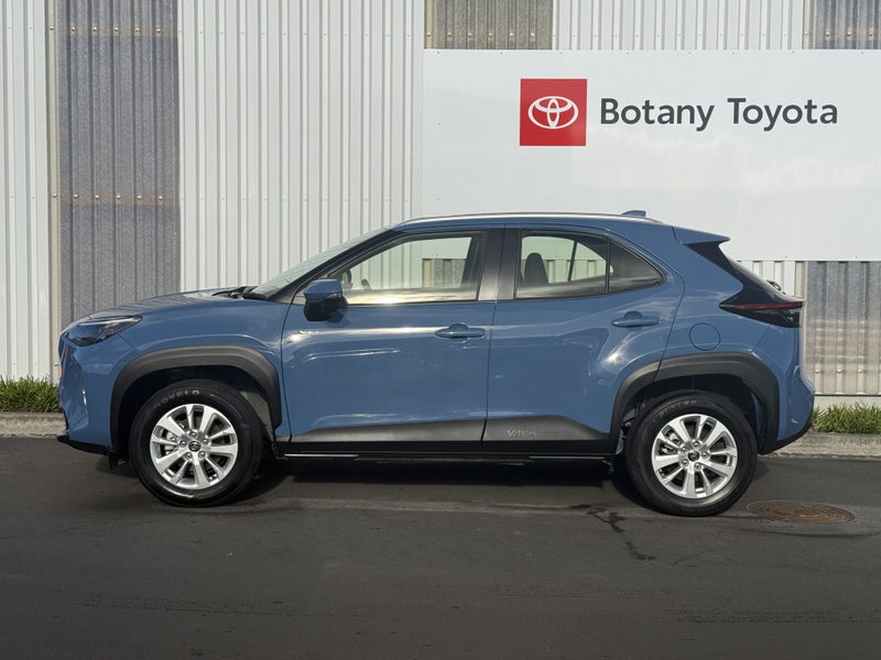 2024 Toyota Yaris Cross GX 1.5P HV ECVT FWD SUV... image 4