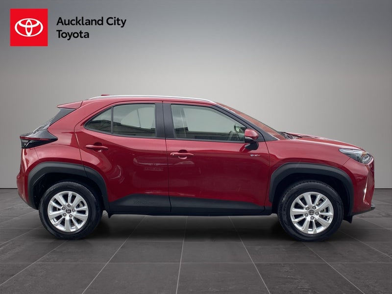 2024 Toyota Yaris Cross GX 1.5P HV ECVT FWD SUV... image 2