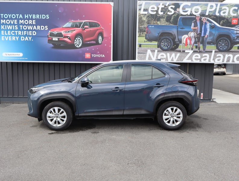 2024 Toyota Yaris Cross GX 1.5P HV ECVT FWD SUV... image 5