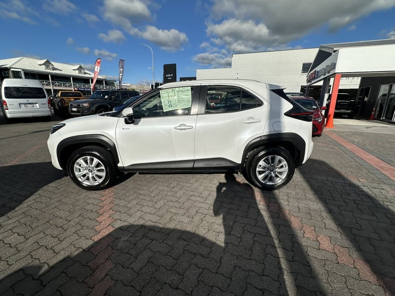 2024 Toyota Yaris Cross GX 1.5P HV ECVT FWD SUV... image 4