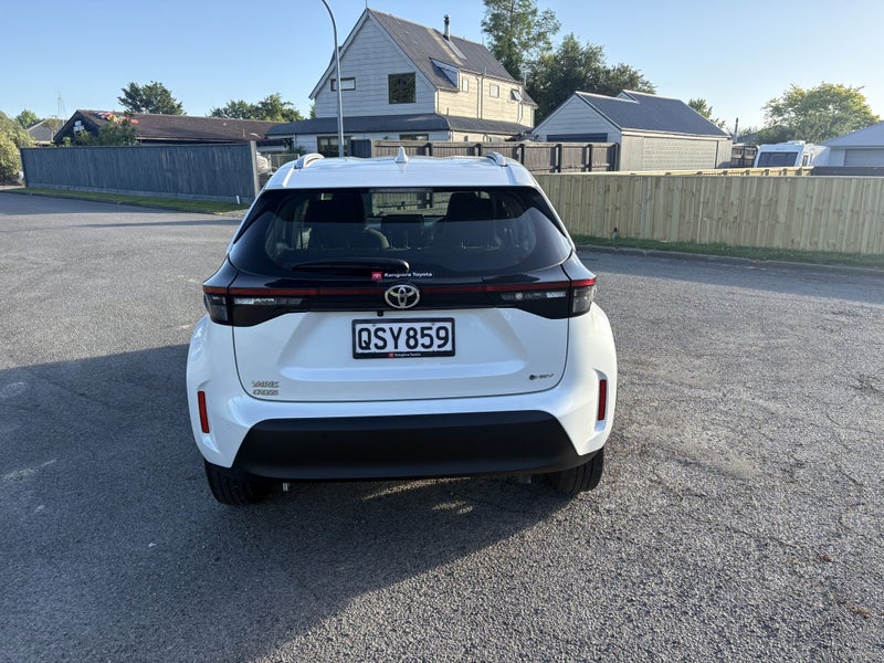 2024 Toyota Yaris Cross GX 1.5P HV ECVT FWD SUV... image 4