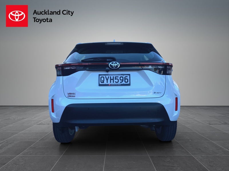 2024 Toyota Yaris Cross GX 1.5P HV ECVT FWD SUV... image 4
