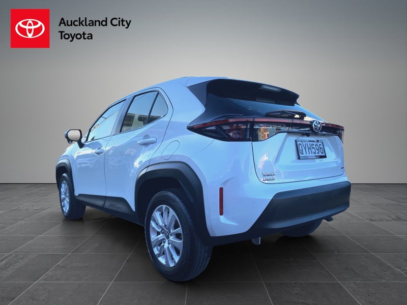 2024 Toyota Yaris Cross GX 1.5P HV ECVT FWD SUV... image 5
