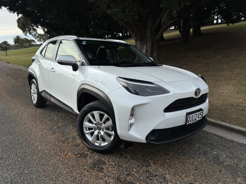 2024 Toyota Yaris Cross GX 1.5P HV ECVT FWD SUV... image 1