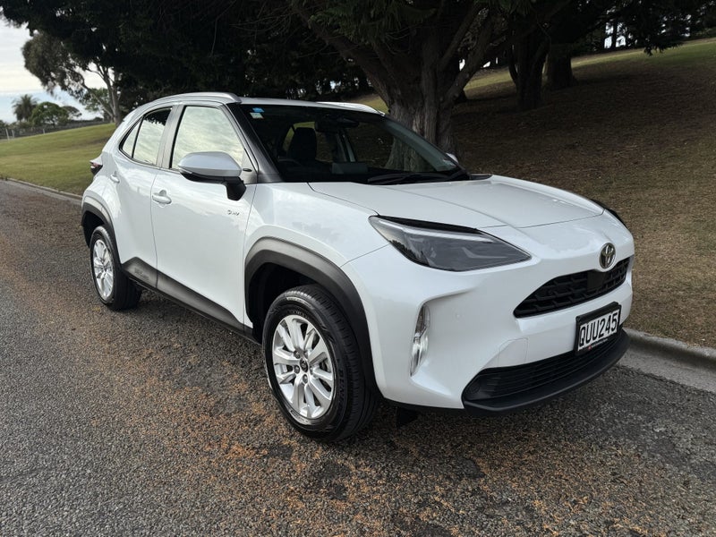 2024 Toyota Yaris Cross GX 1.5P HV ECVT FWD SUV... image 2