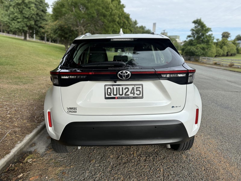 2024 Toyota Yaris Cross GX 1.5P HV ECVT FWD SUV... image 5