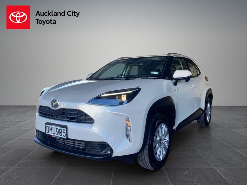 2024 Toyota Yaris Cross GX 1.5P HV ECVT FWD SUV... image 3