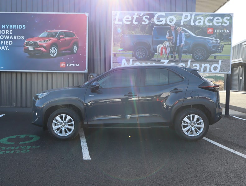 2024 Toyota Yaris Cross GX 1.5P HV ECVT FWD SUV... image 5